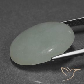 Jadéite Vert moyen naturelle ovale, 10.18 ct, Translucide