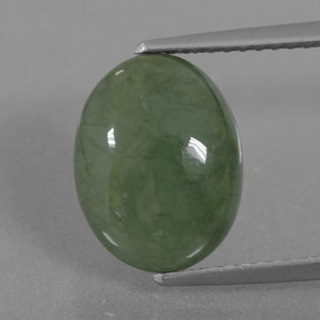 Jadéite vert naturelle coupe ovale, 4,90 ct, translucide