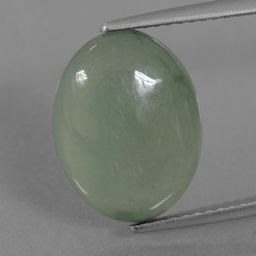 Jadéite vert naturelle coupe ovale, 6,71 ct, translucide