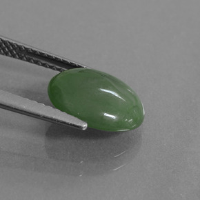 Jadéite vert naturelle coupe ovale, 2,77 ct, translucide