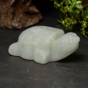 Jadéite vert naturelle forme fantaisie, 76,06 ct, opaque