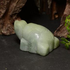 Jadéite vert naturelle forme fantaisie, 85,76 ct, opaque