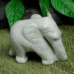 Jadéite Vert pâle naturelle Forme fantaisie, 121.03 ct, Opaque