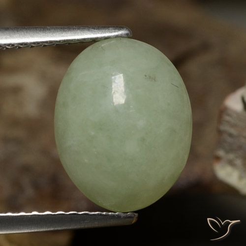 Jadéite Vert clair naturelle Coupe ovale, 4.89 ct, Translucide