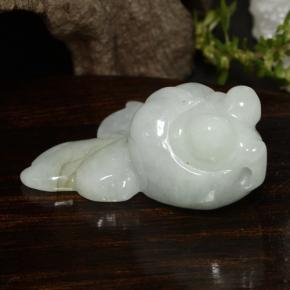 Jadéite blanc naturelle forme fantaisie, 39,59 ct, translucide