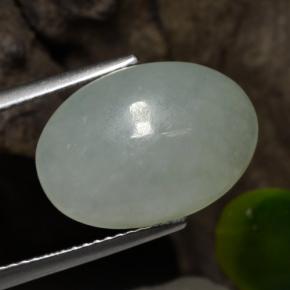 Jadéite vert naturelle coupe ovale, 10,75 ct, translucide
