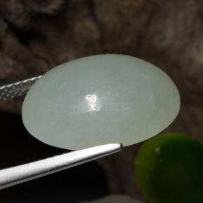 Jadéite vert naturelle coupe ovale, 10,75 ct, translucide