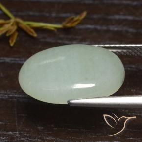 Jadéite Vert moyen naturelle ovale, 7.82 ct, Translucide