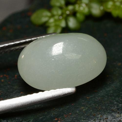 Jadéite blanc naturelle coupe ovale, 7,11 ct, translucide