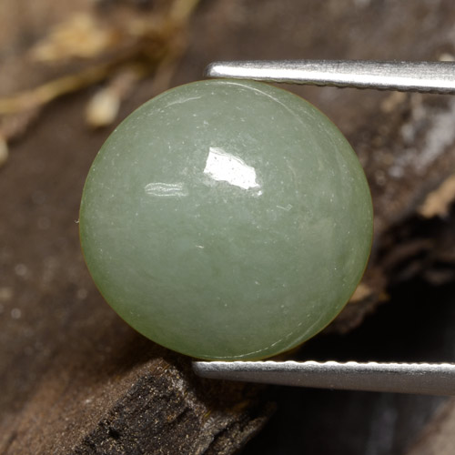 Jadéite vert naturelle coupe ovale, 6,81 ct, translucide