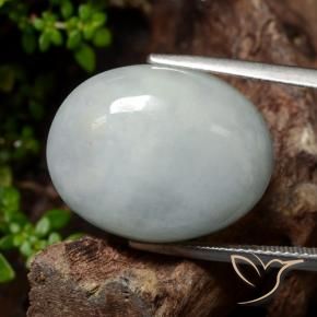 Jadéite Gris moyen naturelle ovale, 26.59 ct, Translucide