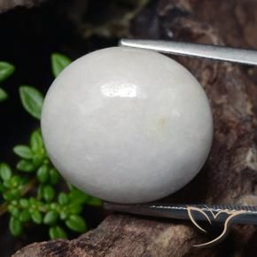 Jadéite Gris très clair naturelle ovale, 23.32 ct, Translucide