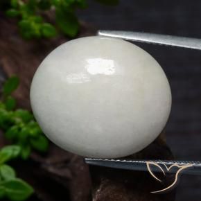 Jadéite Gris très clair naturelle ovale, 22.60 ct, Translucide