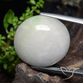 Jadéite Gris très clair naturelle ovale, 21.29 ct, Translucide