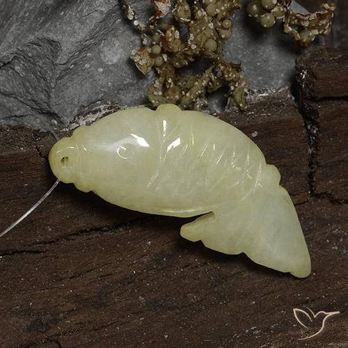 Jadéite Jaune verdâtre naturelle Fantaisie, 30.43 ct, Translucide