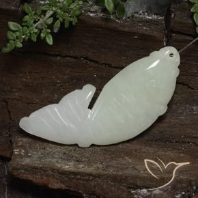 Jadéite Vert moyen naturelle Fantaisie, 32.53 ct, Translucide