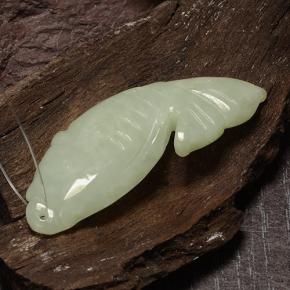 Jadéite vert naturelle forme fantaisie, 29,60 ct, translucide