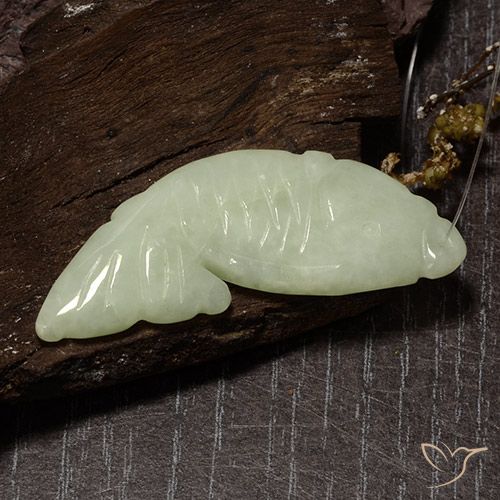 Jadéite Vert grisâtre naturelle Fantaisie, 28.12 ct, Translucide