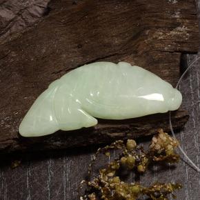 Jadéite vert naturelle forme fantaisie, 27,85 ct, translucide