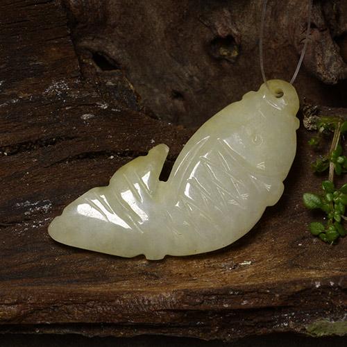 Jadéite jaune naturelle forme fantaisie, 26,52 ct, translucide