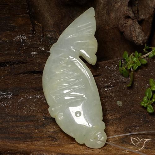 Jadéite Vert-jaune moyen naturelle Fantaisie, 26.70 ct, Translucide