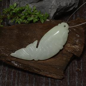 Jadéite Vert moyen naturelle Forme fantaisie, 28.60 ct, Translucide