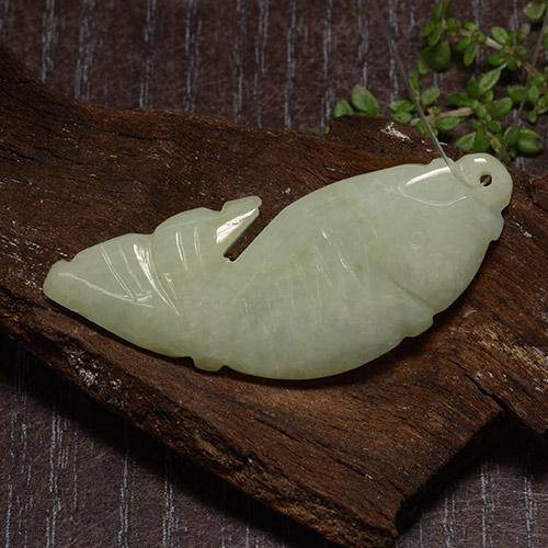 Jadéite vert naturelle forme fantaisie, 28,67 ct, translucide