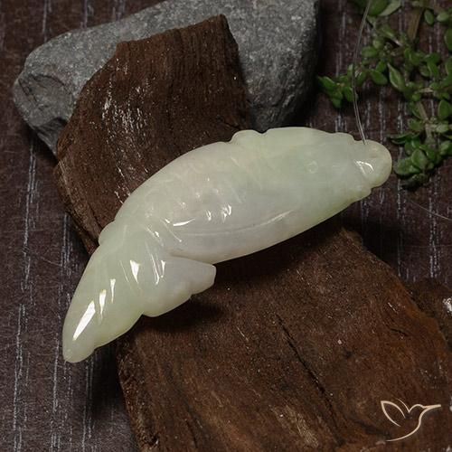 Jadéite Vert clair chaud naturelle Fantaisie, 33.07 ct, Translucide