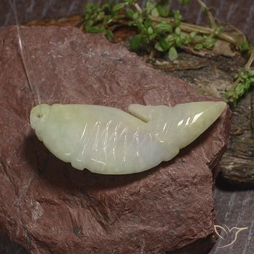 Jadéite Vert-jaune moyen naturelle Fantaisie, 29.72 ct, Translucide