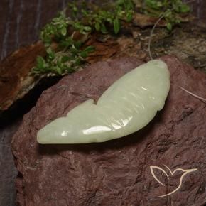Jadéite Vert-jaune moyen naturelle Fantaisie, 29.51 ct, Translucide