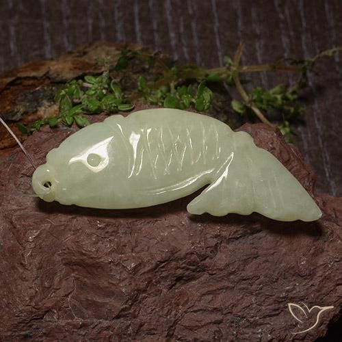 Jadéite Vert-jaune moyen naturelle Fantaisie, 31.90 ct, Translucide