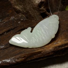 Jadéite vert naturelle forme fantaisie, 27,74 ct, translucide
