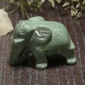 Jadéite vert naturelle forme fantaisie, 140,74 ct, opaque