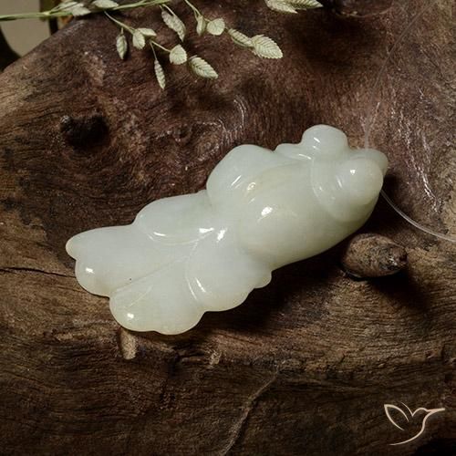 Jadéite Vert grisâtre naturelle Fantaisie, 33.92 ct, Translucide