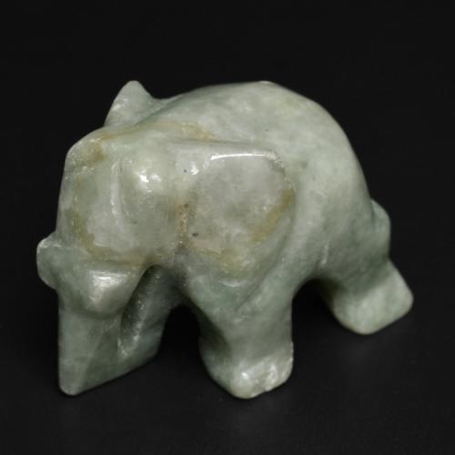 Jadéite vert naturelle forme fantaisie, 64,53 ct, opaque