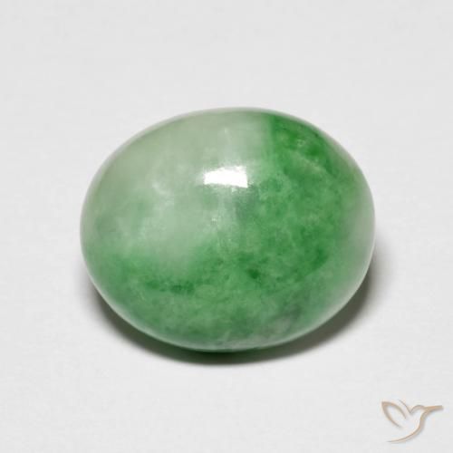 Jadéite vert naturelle coupe ovale, 5,45 ct, opaque