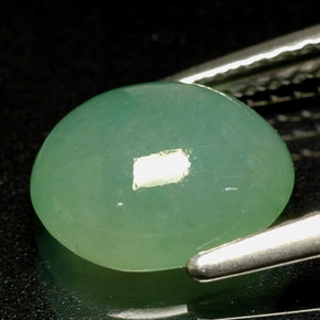 Jadéite Vert naturelle Coupe ovale, 2.01 ct, Opaque