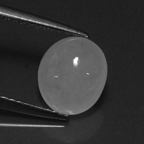 Jadéite Blanc naturelle Coupe ovale, 2.20 ct, Translucide