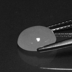 Jadéite Blanc naturelle Coupe ovale, 2.20 ct, Translucide