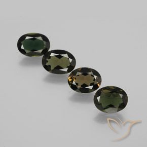 Shop natural 3.30ct Vert foncé Rupine des grains gems, ovale, from Sri Lanka at GemSelect. In stock, global shipping!