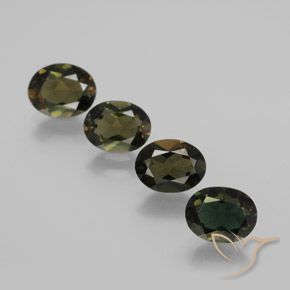 Shop natural 3.59ct Vert foncé Rupine des grains gems, ovale, from Sri Lanka at GemSelect. In stock, global shipping!