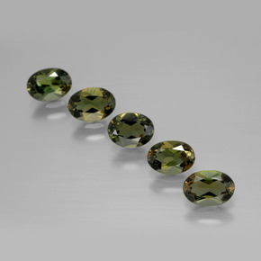 Achetez naturel 2,39ct vert brunâtre kornerupine gems, coupe ovale, en provenance sri lanka chez gemselect. en stock, livraison internationale!