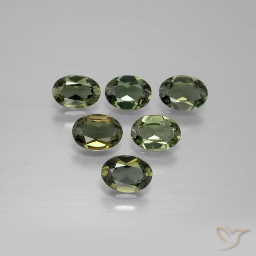 2.57ctw Naturel Vert foncé Kornerupine, ovale, VVS-VS