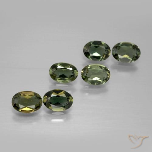 Shop natural 2.57ct Vert foncé Rupine des grains gems, ovale, from Sri Lanka at GemSelect. In stock, global shipping!