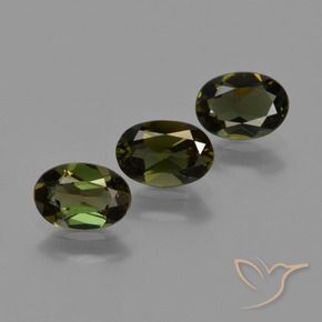 Shop natural 1.52ct Vert foncé Rupine des grains gems, ovale, from Sri Lanka at GemSelect. In stock, global shipping!