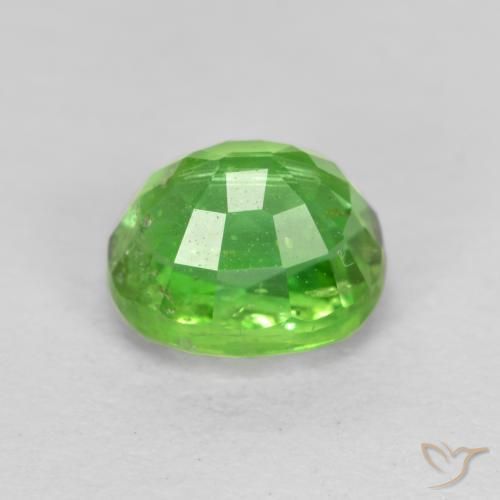 Rupine des grains Vert éclatant naturelle ovale, 0.86 ct, SI