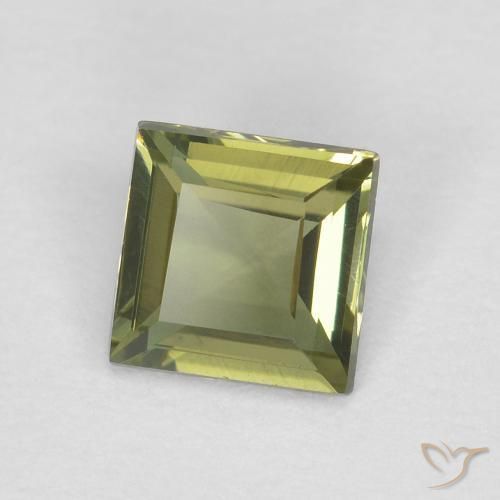 Rupine des grains Olive verte naturelle Carré, 0.39 ct, VVS