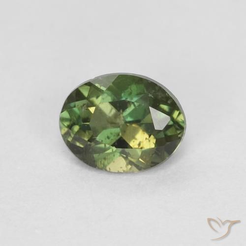 0.31ct Naturel Vert terreux Kornerupine, ovale, VS-SI