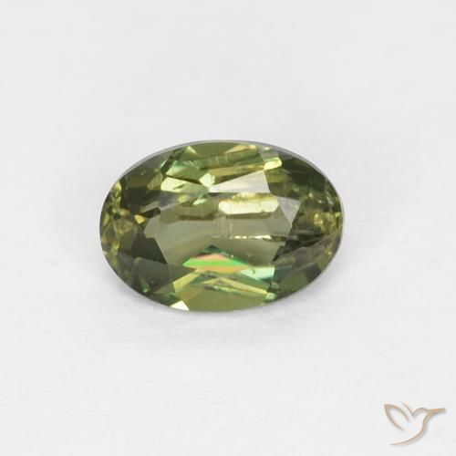 Rupine des grains Vert foncé naturelle ovale, 0.30 ct, VS-SI