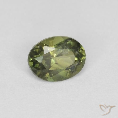 Rupine des grains Vert forêt chaud naturelle ovale, 0.33 ct, VS-SI